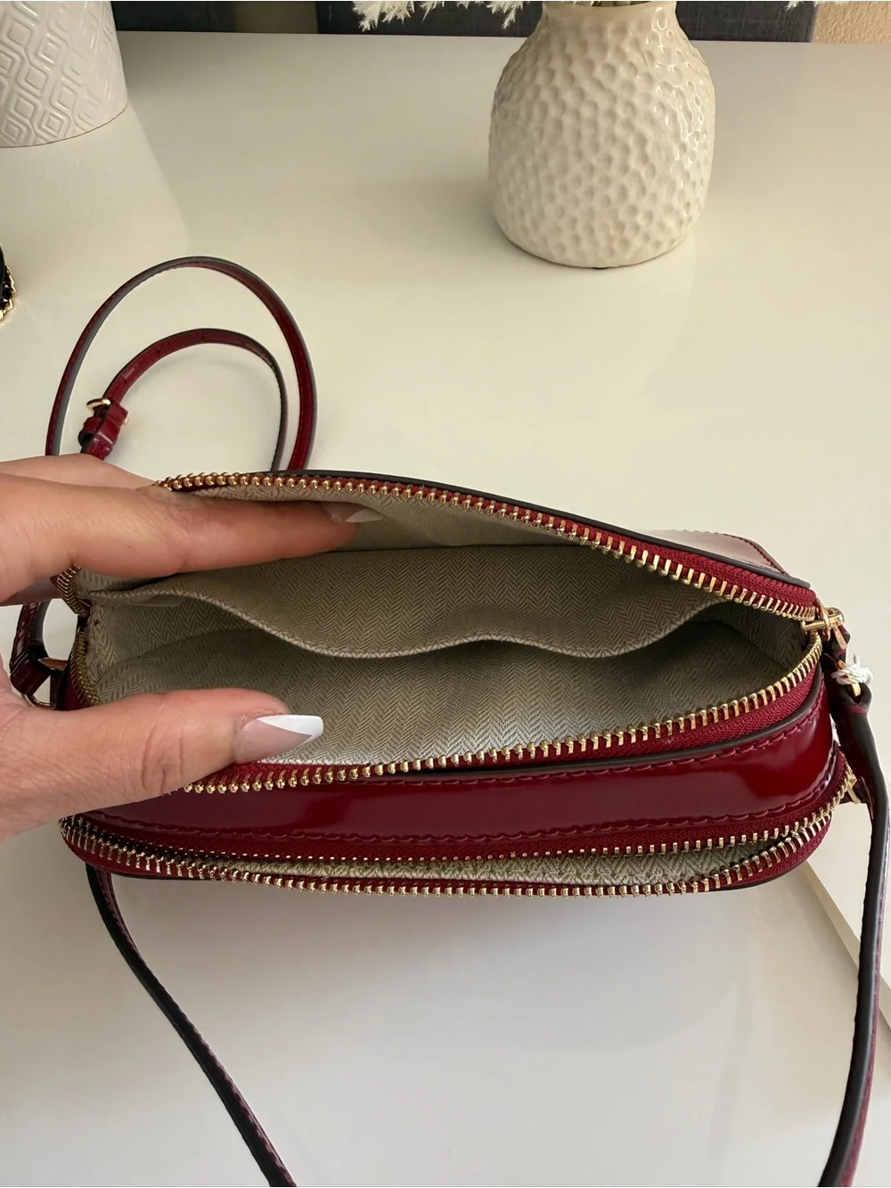 NWT , tory burch smooth camera crossbody bag bartlett red 176890 $425